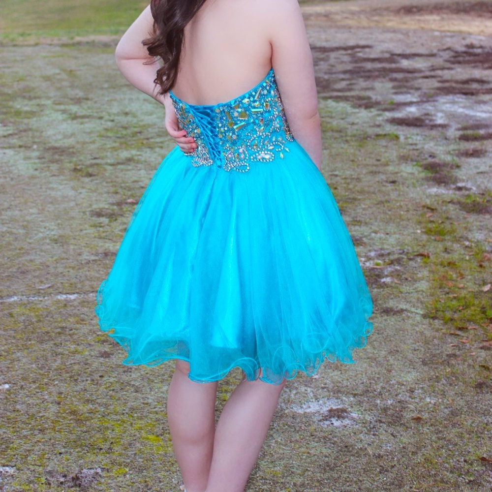 Prom/Formal/HCO - Picture 2 of 3